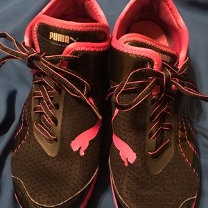 Women’s Puma Sneakers
